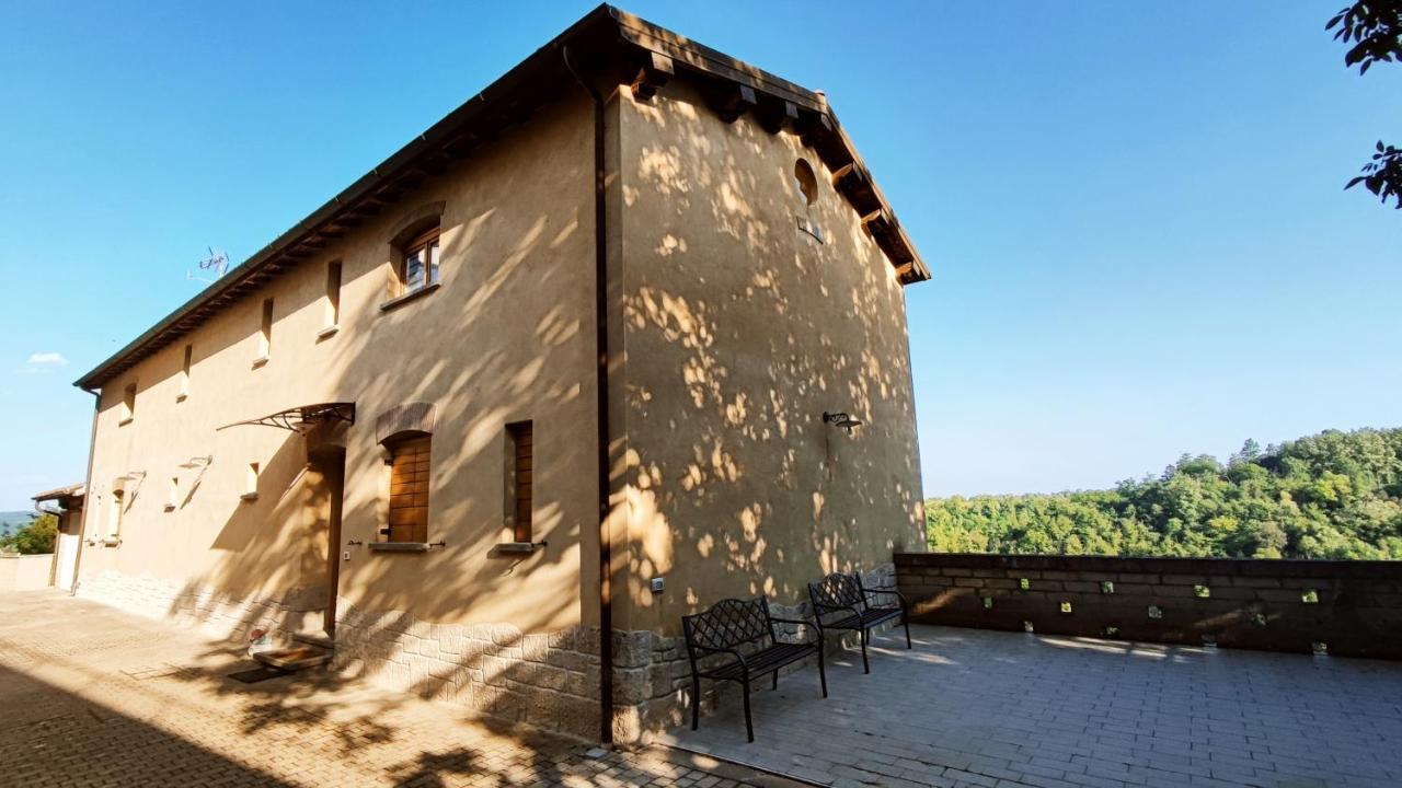 A 2 Passi Dal Lago Grotte di Castro Exterior photo
