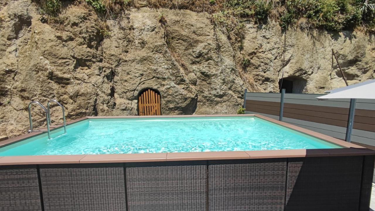 A 2 Passi Dal Lago Grotte di Castro Exterior photo